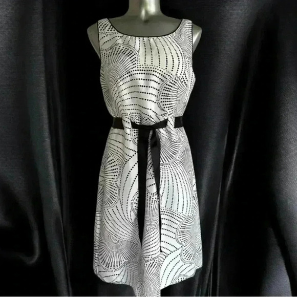 ✅Women’s White  Satin Printed Sleeveless Dress - Picture 6 of 10